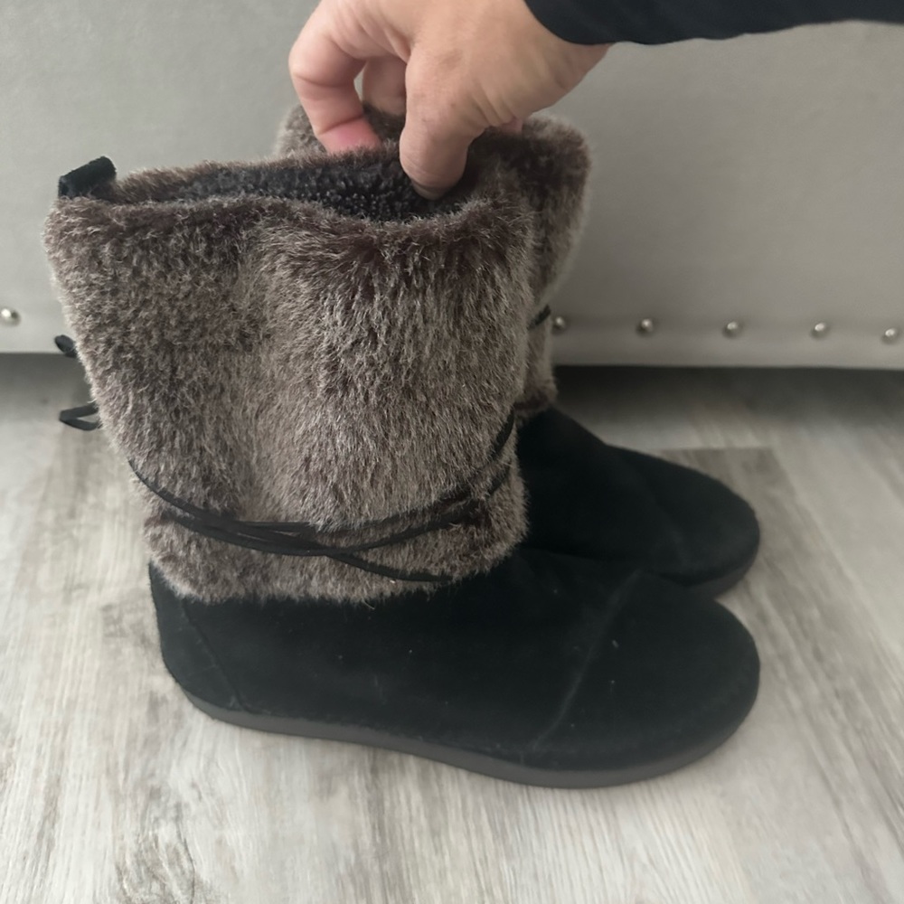 Toms Fur Moccasin Boots